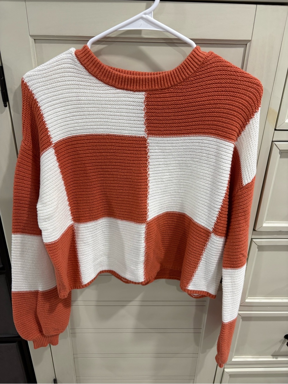 moon & madison Orange and White Checker Cropped Sweater